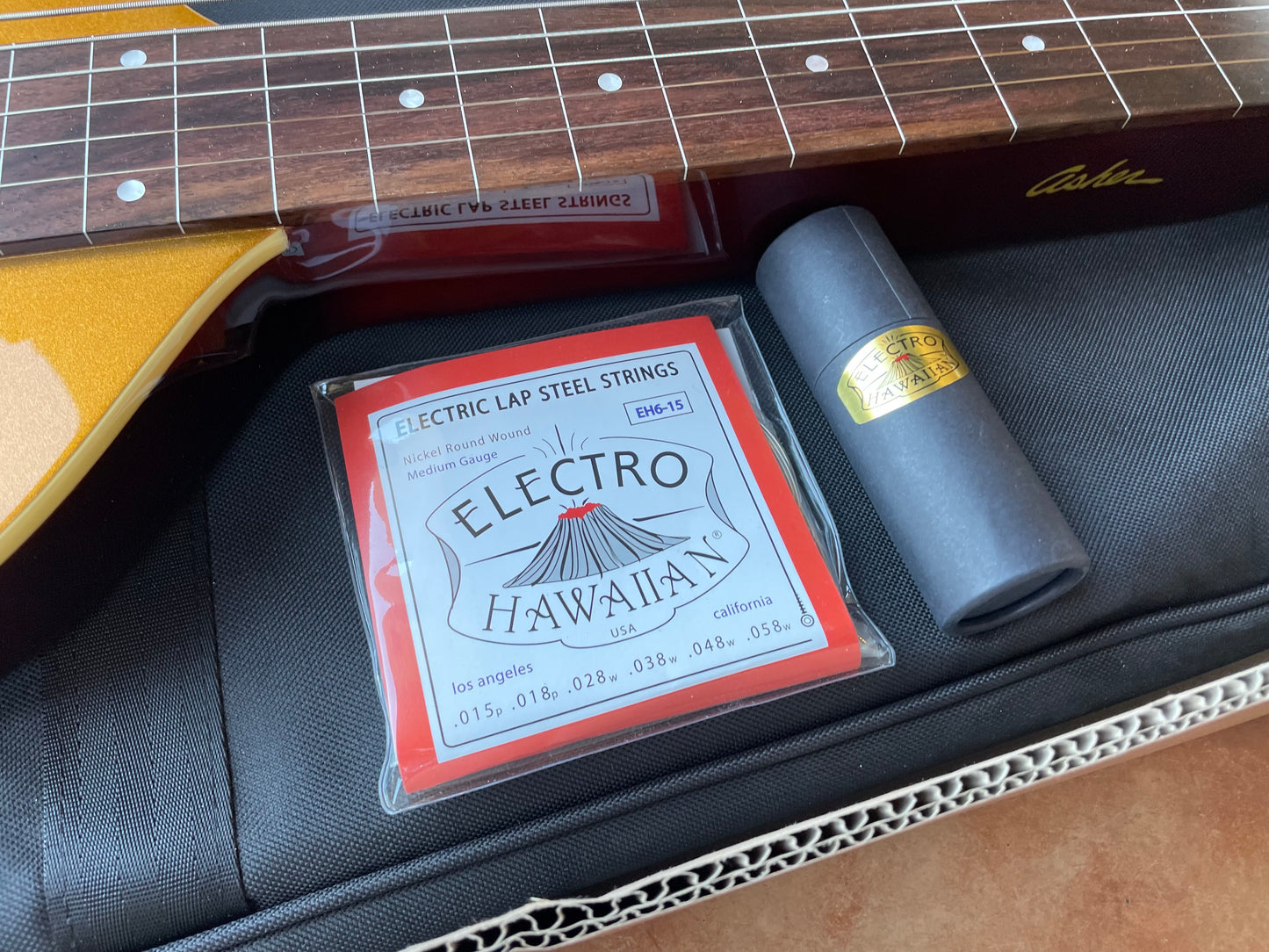 SPECIAL PACKAGE: 2025 Electro Hawaiian® Junior Lap Steel Gold Top With Amber Knobs, CS3 Slide Bar and Strings!
